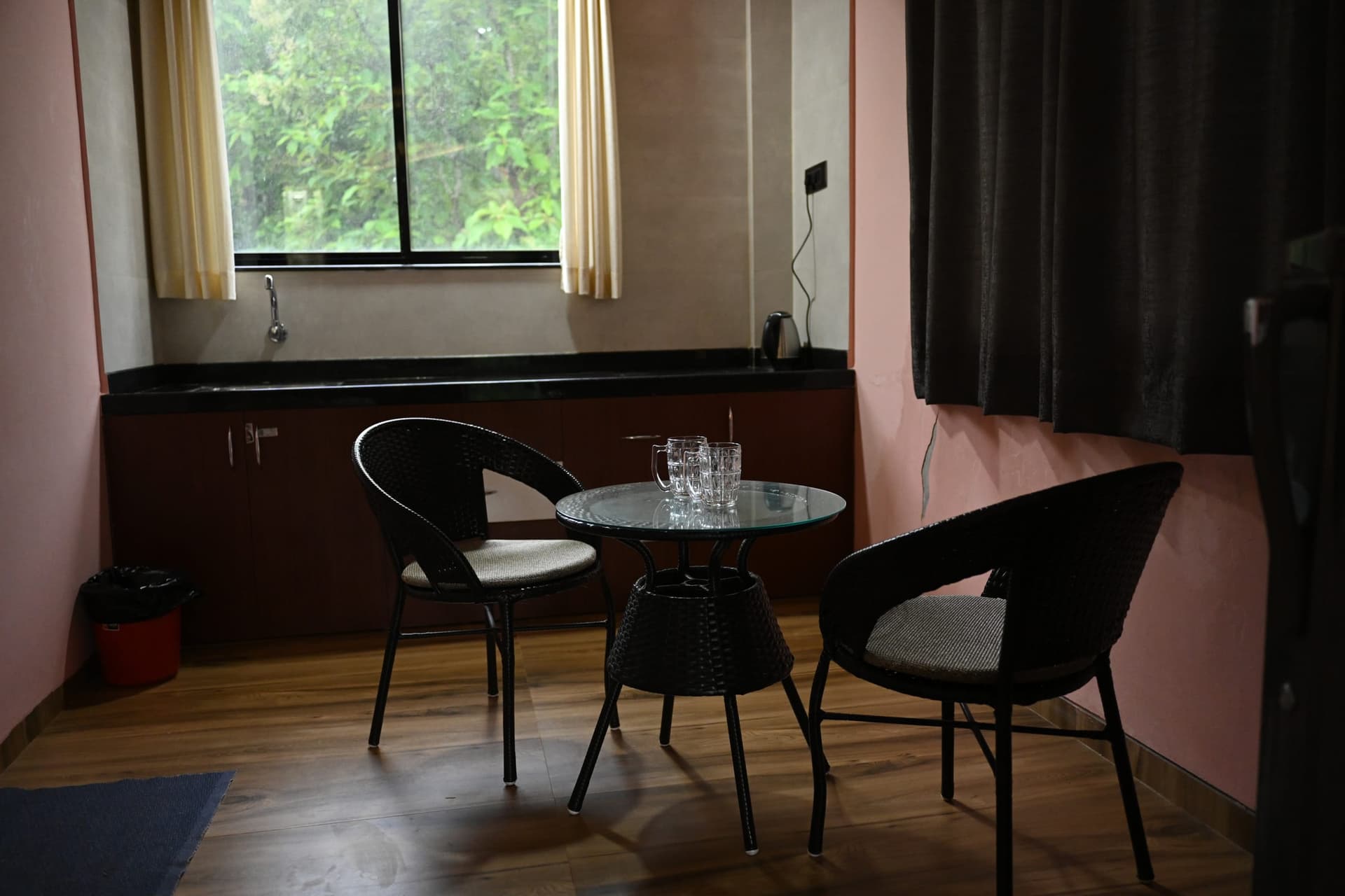 Premium Room with Balcony — photograph 3