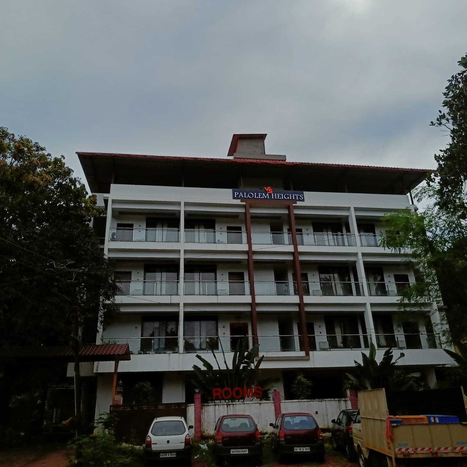 The Palolem Heights house among the trees of Nagarcem